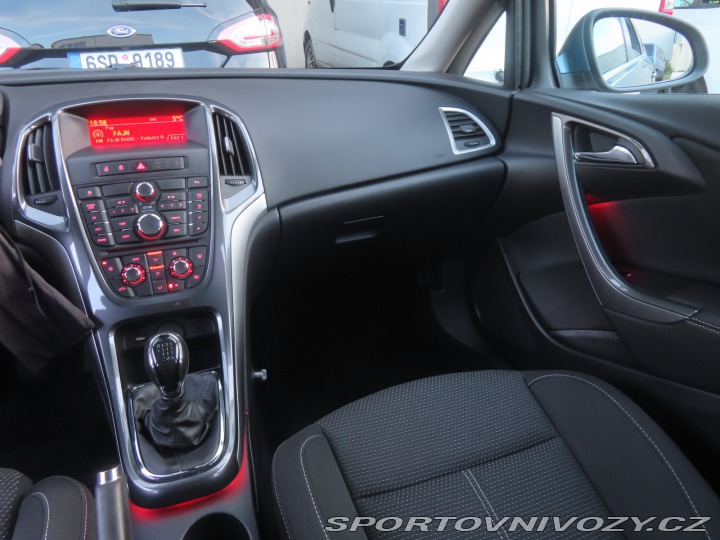 Opel Astra 2.0 CDTI 2013