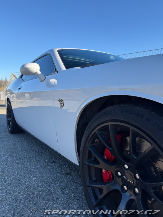Dodge Challenger Hellcat, 6,2 V8, Manuál 2015