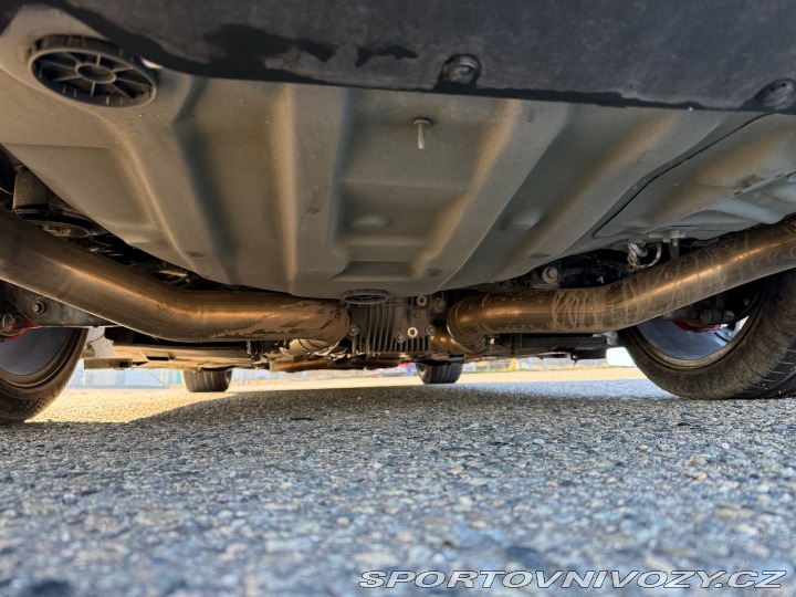 Dodge Challenger Hellcat, 6,2 V8, Manuál 2015
