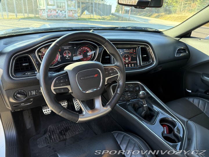 Dodge Challenger Hellcat, 6,2 V8, Manuál 2015