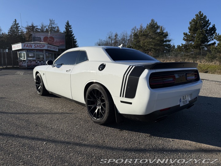 Dodge Challenger Hellcat, 6,2 V8, Manuál 2015