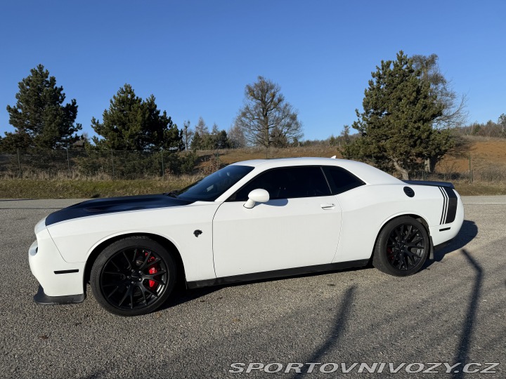 Dodge Challenger Hellcat, 6,2 V8, Manuál 2015