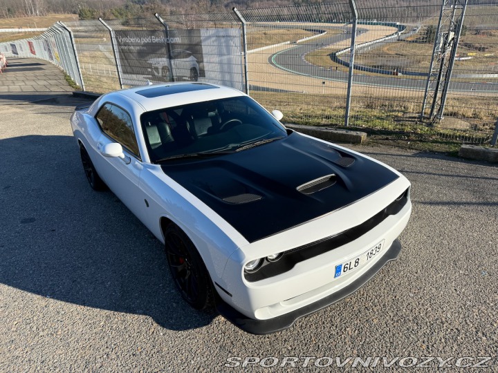 Dodge Challenger Hellcat, 6,2 V8, Manuál 2015