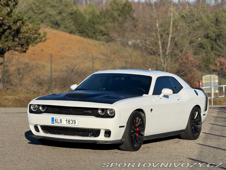 Dodge Challenger Hellcat, 6,2 V8, Manuál 2015