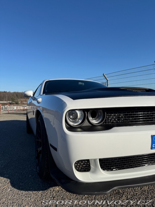 Dodge Challenger Hellcat, 6,2 V8, Manuál 2015