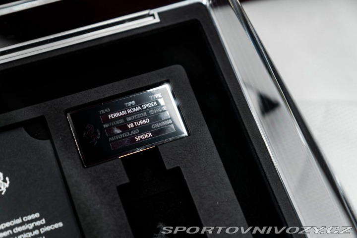 Ferrari Roma Spider, Karbón, JBL, ACC 1800