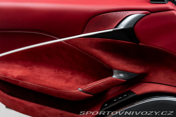 Ferrari Roma Spider, Karbón, JBL, ACC 1800