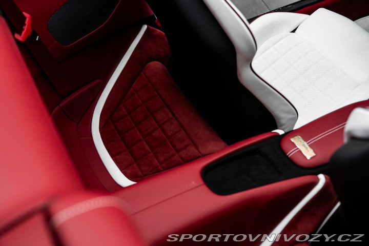 Ferrari Roma Spider, Karbón, JBL, ACC 1800