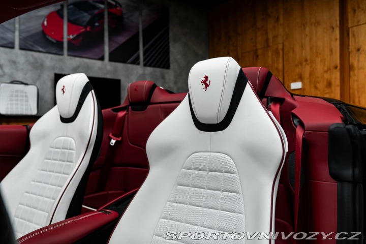 Ferrari Roma Spider, Karbón, JBL, ACC 1800