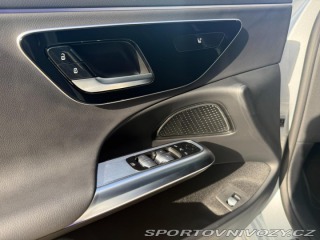 Mercedes-Benz E E 300 de 4MATIC kombi 2024