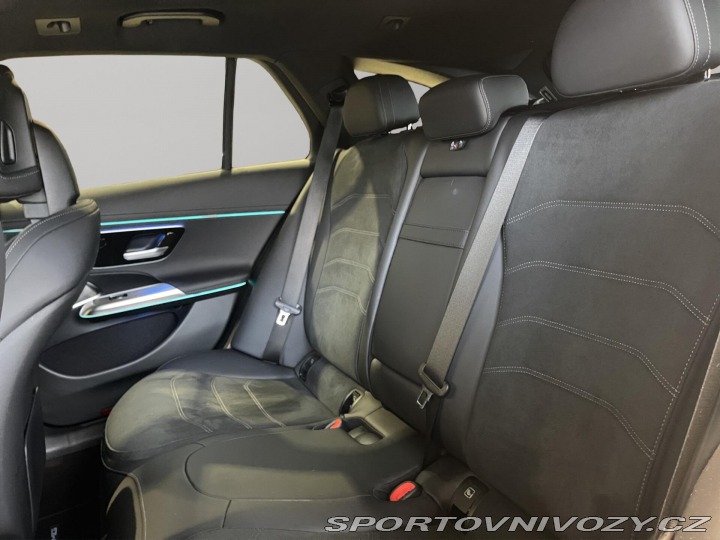 Mercedes-Benz E E 300 de 4MATIC kombi 2024