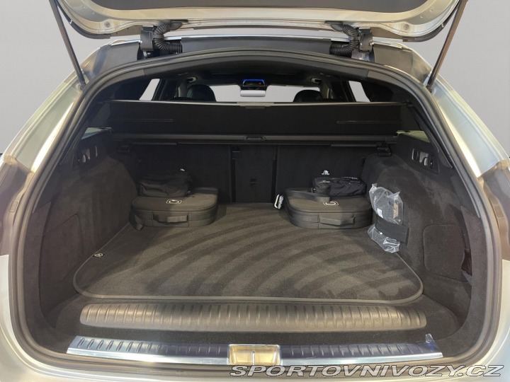 Mercedes-Benz E E 300 de 4MATIC kombi 2024