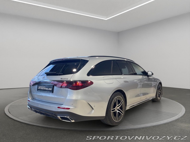 Mercedes-Benz E E 300 de 4MATIC kombi 2024