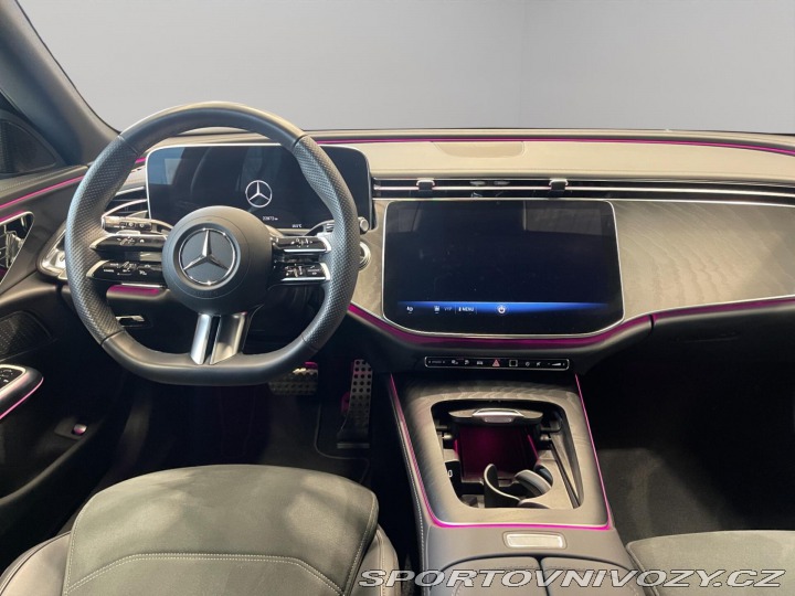 Mercedes-Benz E E 300 de 4MATIC kombi 2025