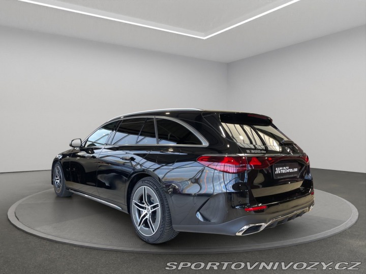 Mercedes-Benz E E 300 de 4MATIC kombi 2025