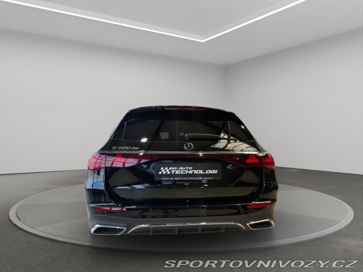 Mercedes-Benz E E 300 de 4MATIC kombi 2025