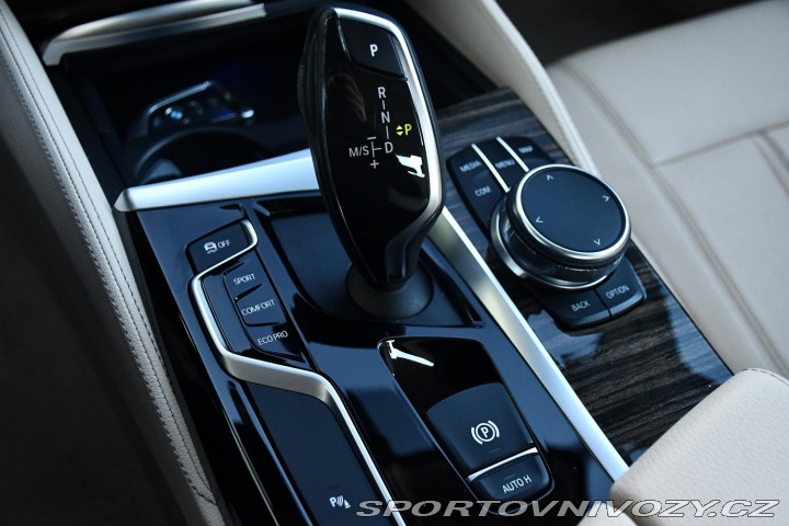 BMW 5 540i xD LUXURY LINE HUD 2017