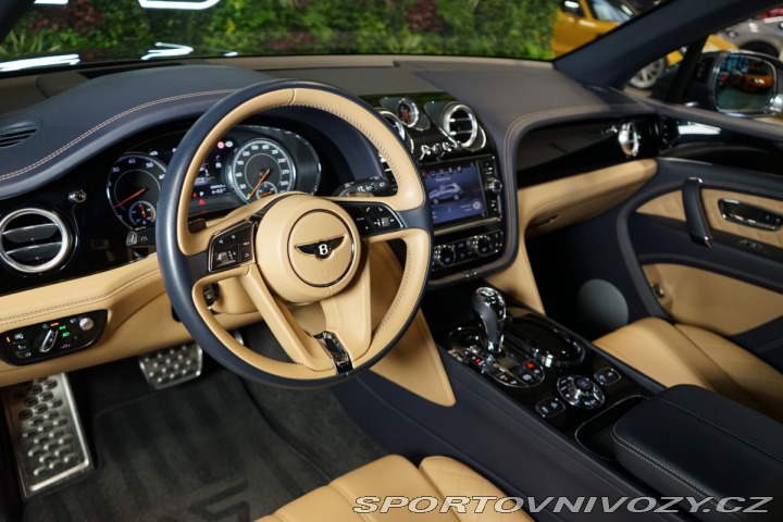 Bentley Bentayga HUD*PANO*MASÁŽ*TAŽNÉ*TV 2016