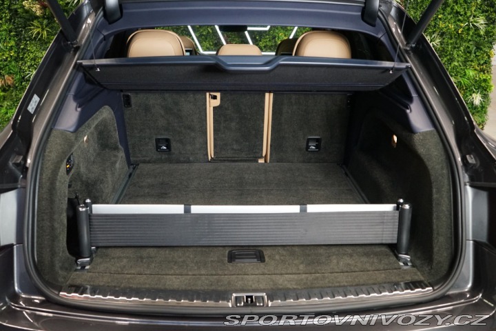 Bentley Bentayga HUD*PANO*MASÁŽ*TAŽNÉ*TV 2016