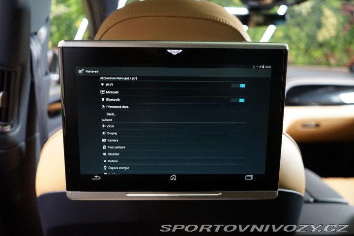 Bentley Bentayga HUD*PANO*MASÁŽ*TAŽNÉ*TV 2016