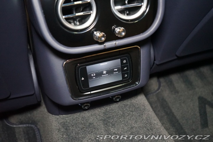 Bentley Bentayga HUD*PANO*MASÁŽ*TAŽNÉ*TV 2016