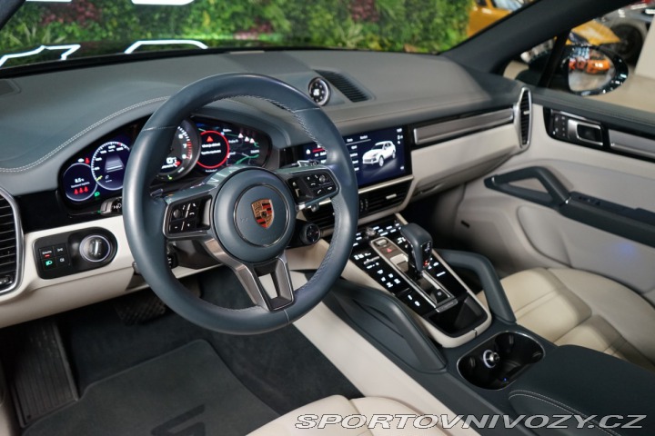 Porsche Cayenne E-HYBRID*360*PANO*TAŽ*PAS 2022