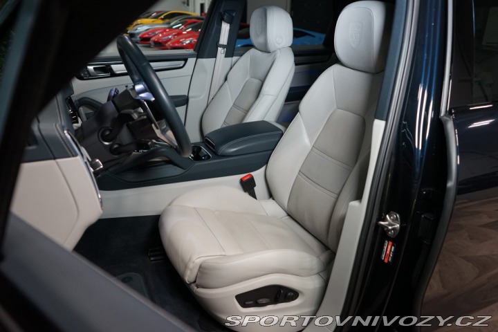 Porsche Cayenne E-HYBRID*360*PANO*TAŽ*PAS 2022