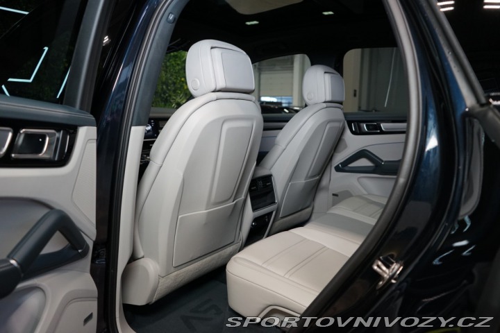 Porsche Cayenne E-HYBRID*360*PANO*TAŽ*PAS 2022