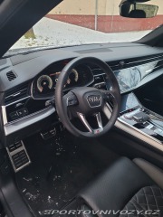 Audi SQ8  2020