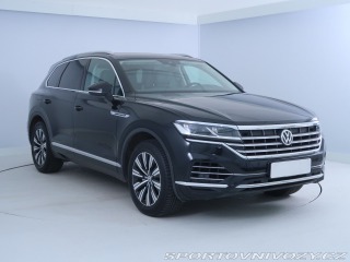 Volkswagen  Touareg  3.0 TDI