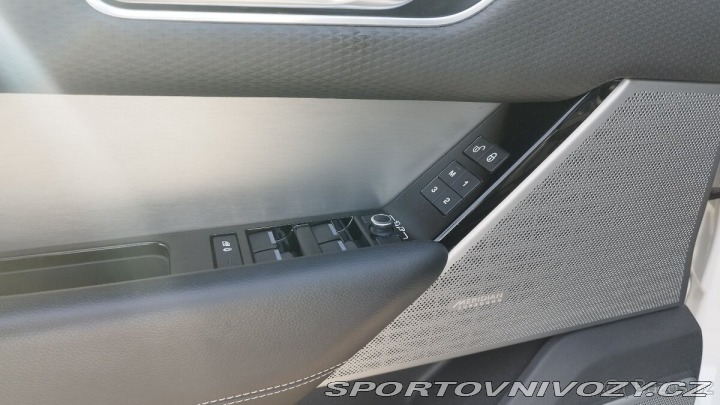 Ostatní značky Ostatní modely Range Rover Velar V6 D300 2018