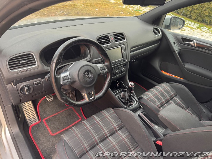 Volkswagen Golf GTI 2011