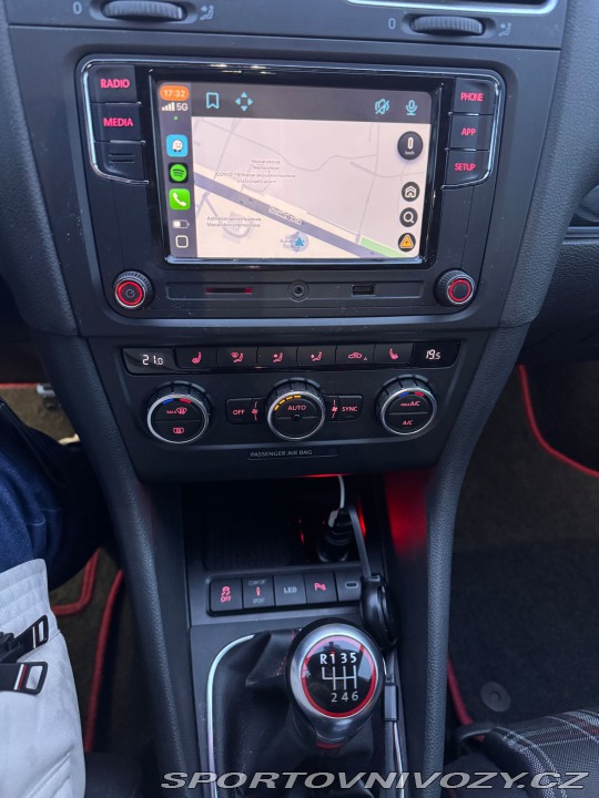 Volkswagen Golf GTI 2011