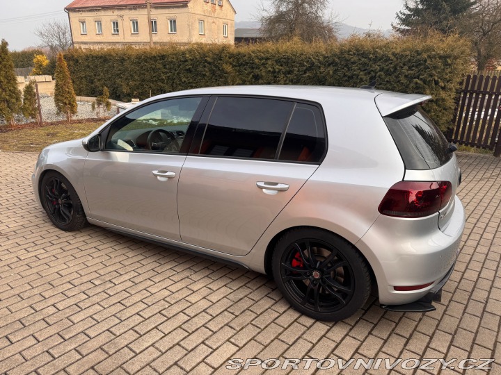 Volkswagen Golf GTI 2011