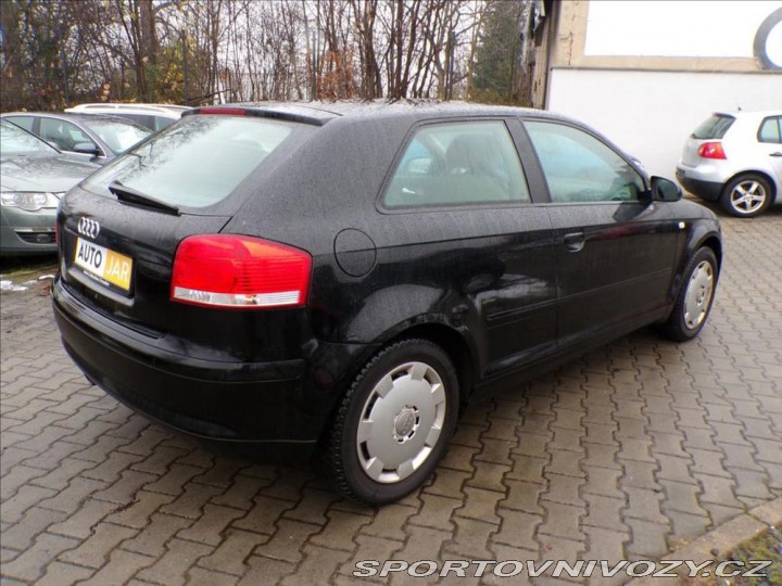 Audi A3 1,6 i 2003