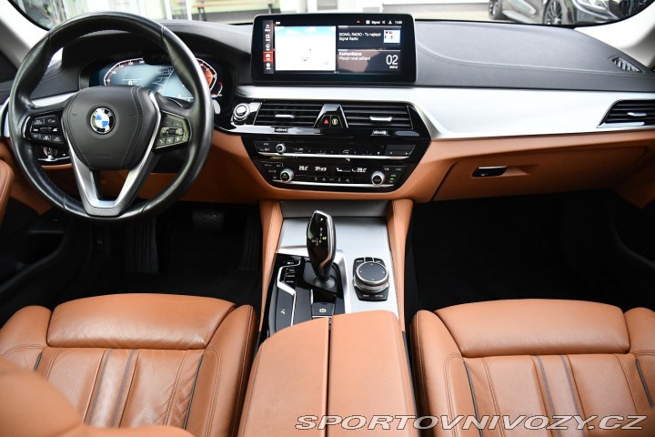 BMW 5 530d xD LUXURY LINE ČR 2021
