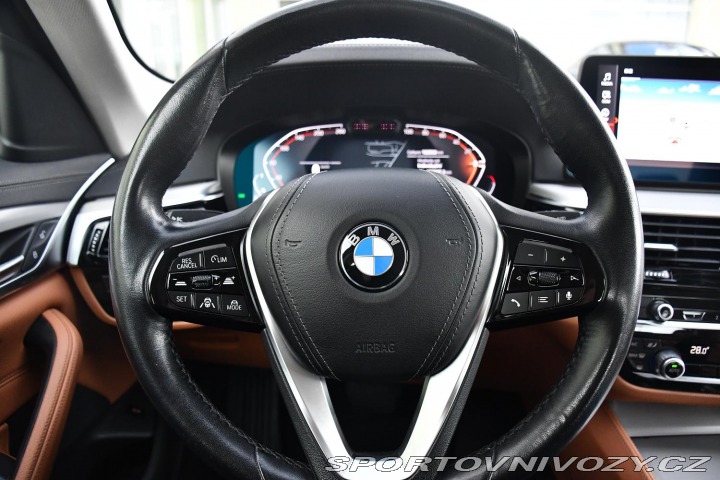 BMW 5 530d xD LUXURY LINE ČR 2021