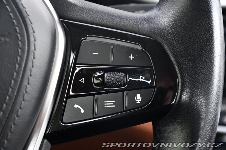 BMW 5 530d xD LUXURY LINE ČR 2021