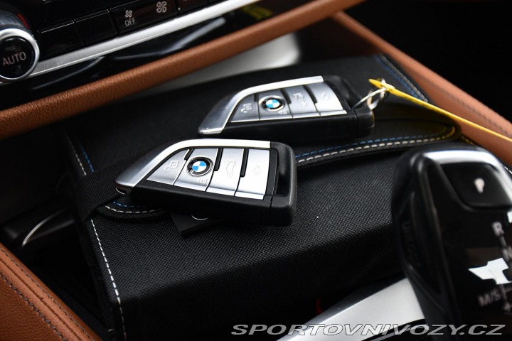 BMW 5 530d xD LUXURY LINE ČR 2021