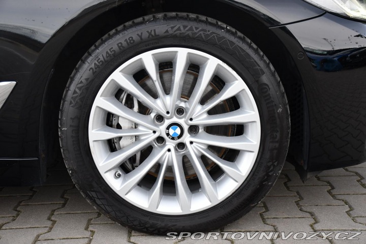 BMW 5 530d xD LUXURY LINE ČR 2021