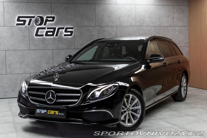 Mercedes-Benz E E 220d 4x4*AMG*TAŽNÉ*PANO 2018