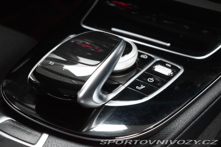 Mercedes-Benz E E 220d 4x4*AMG*TAŽNÉ*PANO 2018