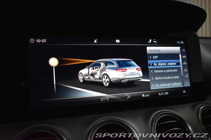 Mercedes-Benz E E 220d 4x4*AMG*TAŽNÉ*PANO 2018