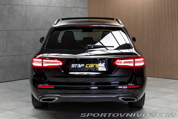 Mercedes-Benz E E 220d 4x4*AMG*TAŽNÉ*PANO 2018