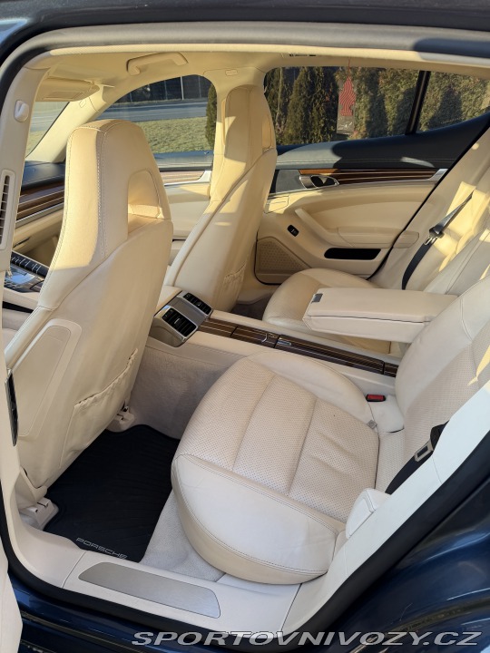 Porsche Panamera 4.8i 4S 2011