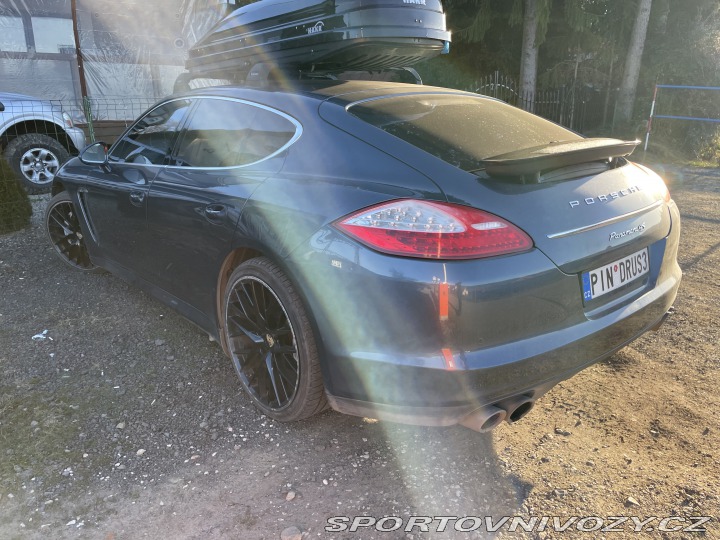 Porsche Panamera 4.8i 4S 2011