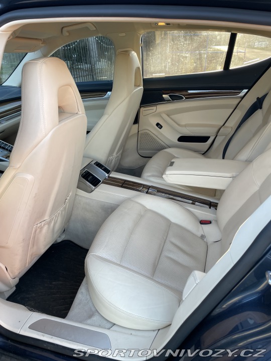 Porsche Panamera 4.8i 4S 2011