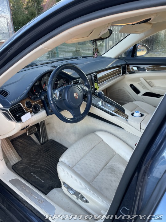 Porsche Panamera 4.8i 4S 2011