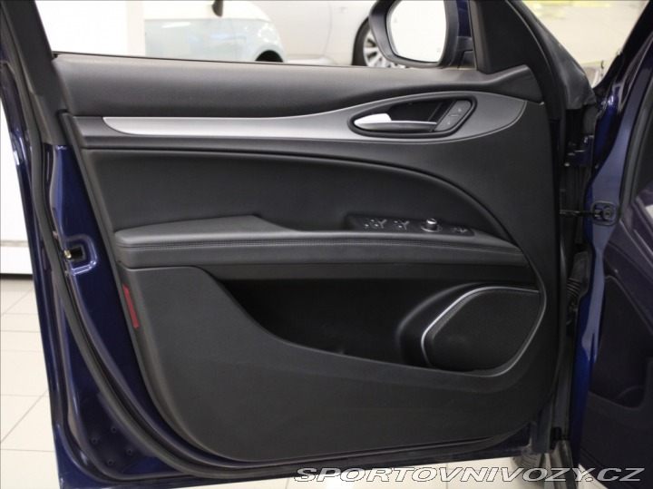 Alfa Romeo Stelvio 2,2 JTD 140kW Q4 Bezklíč 2020