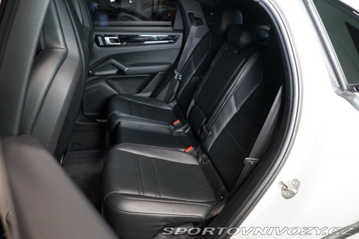 Porsche Cayenne Coupe E-Hybrid PANO*VZDUC 2022